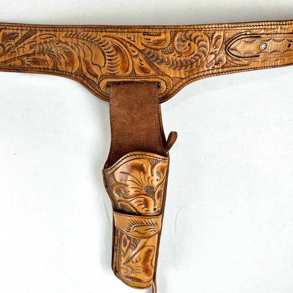 Western Tooled Leather Gun Holster Belt Size 36 Cal 22 Brown
